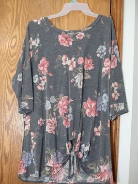 Chris & Carol Gray Floral Tie-Front Tunic